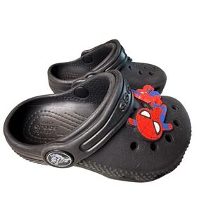 Kids Black Crocs Clogs with Spiderman Charms Size 6 Toddler Children